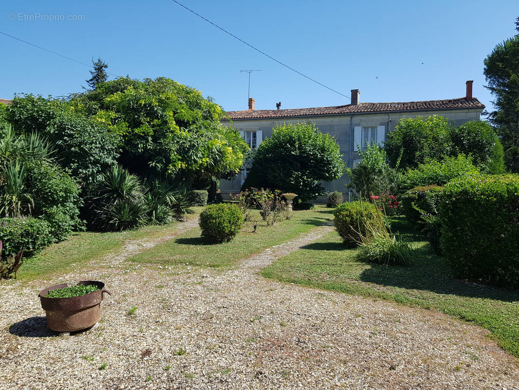 Maison à SAINT-GEORGES-DE-REX