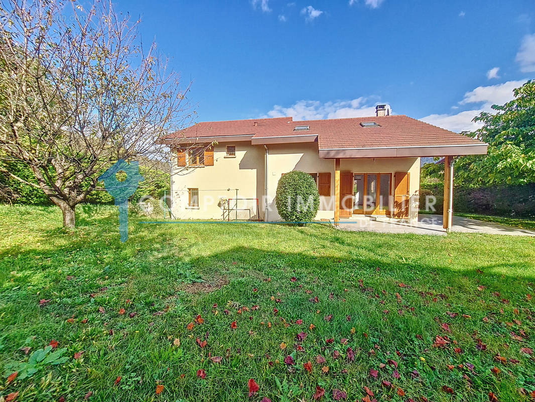 Maison à LA TERRASSE