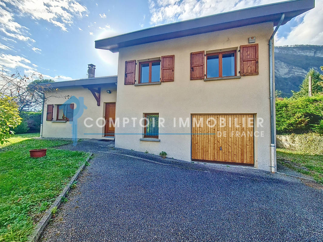 Maison à LA TERRASSE