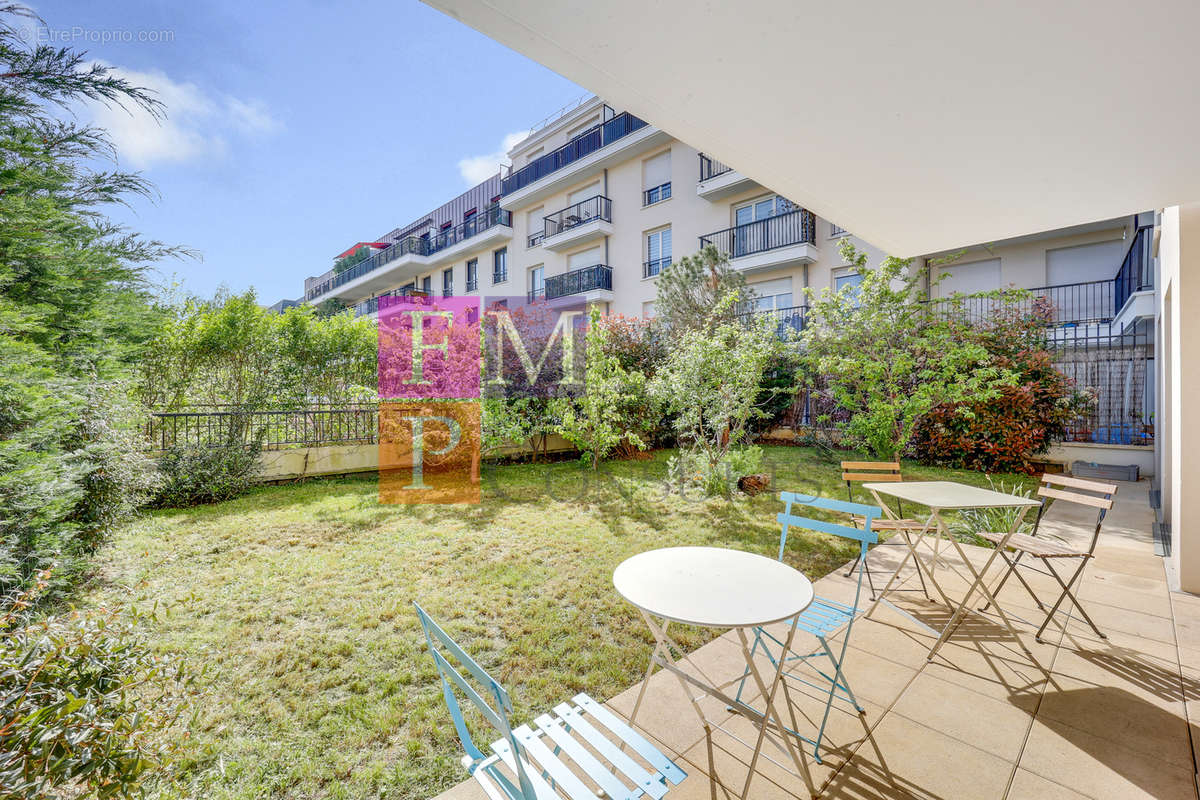 Appartement à MONTROUGE