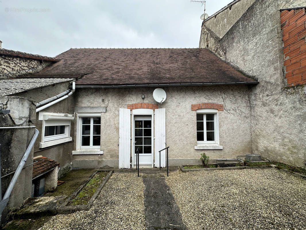 Maison à BRIGUEIL-LE-CHANTRE