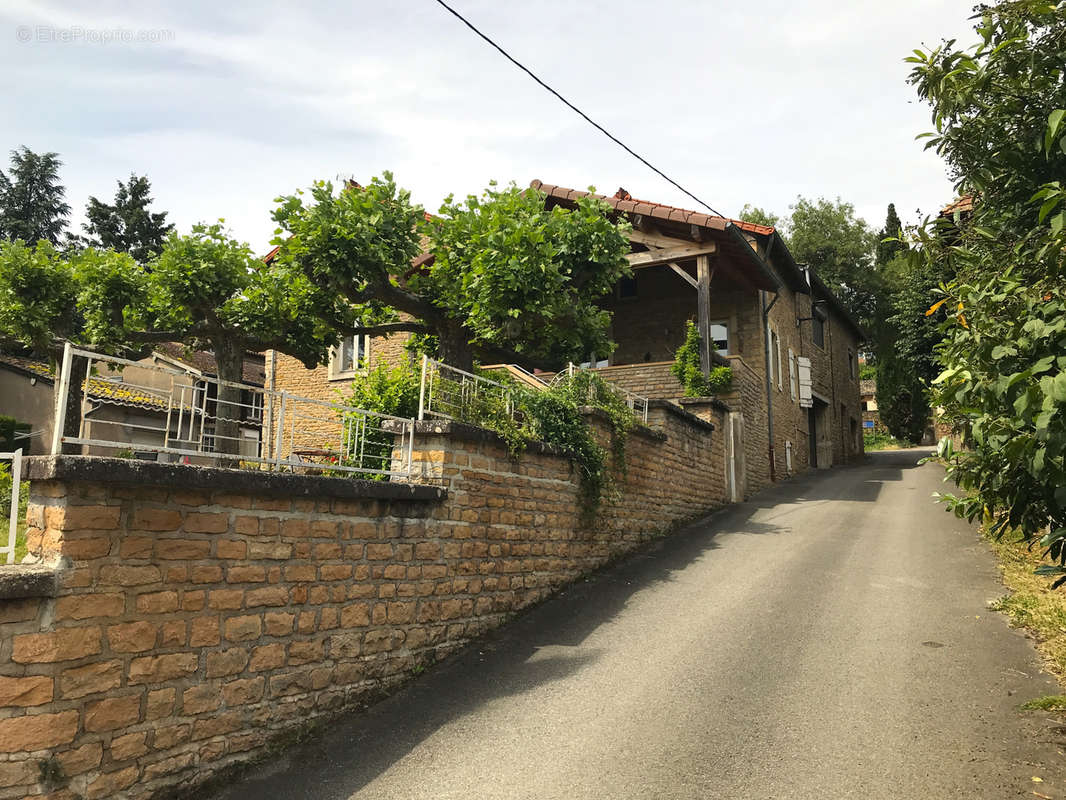 Maison à BUSSIERES