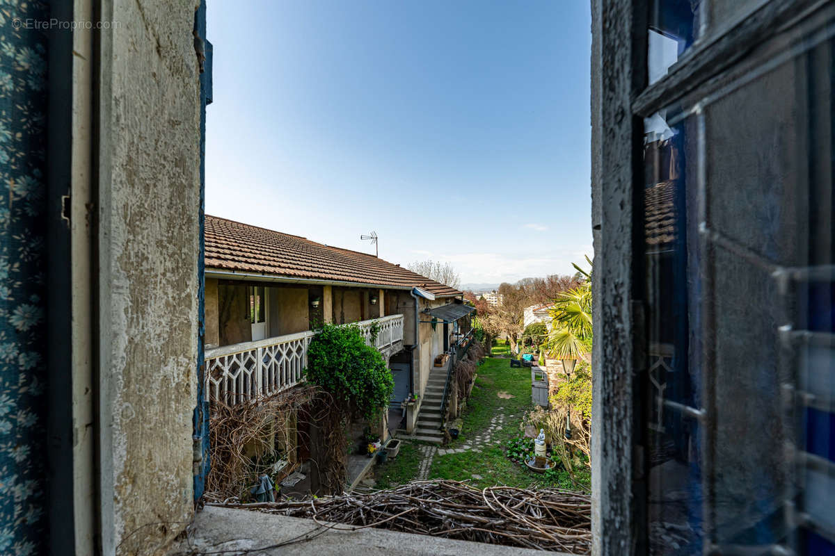 Maison à GENAY