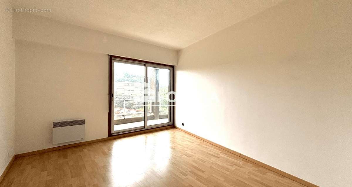 Appartement à VILLENEUVE-LOUBET