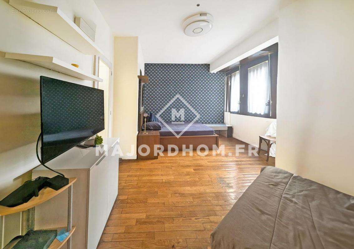 Appartement à MARSEILLE-1E