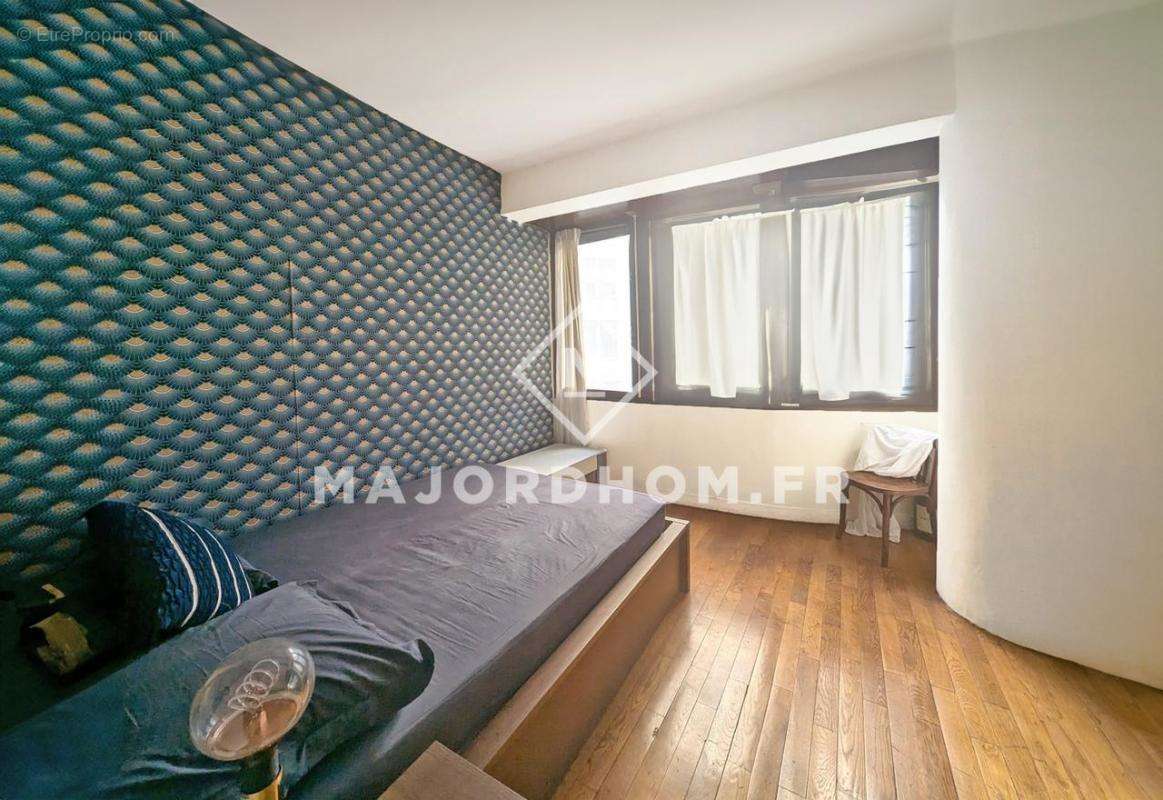 Appartement à MARSEILLE-1E