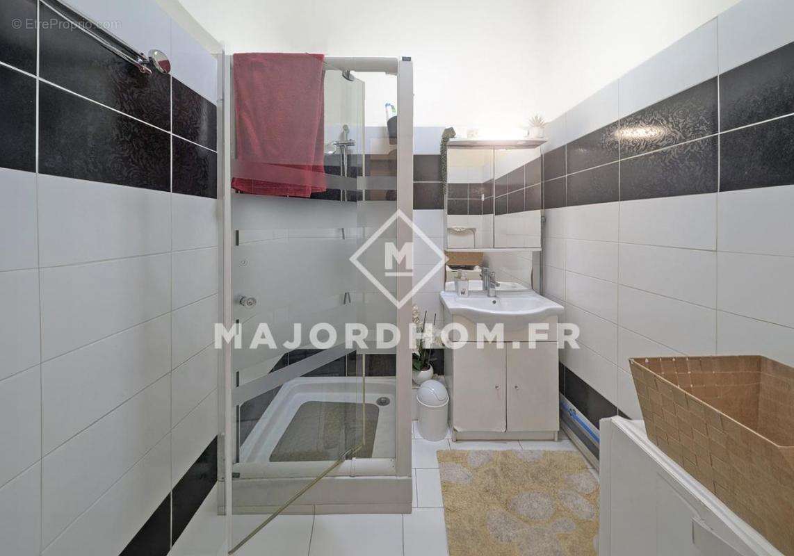 Appartement à MARSEILLE-1E