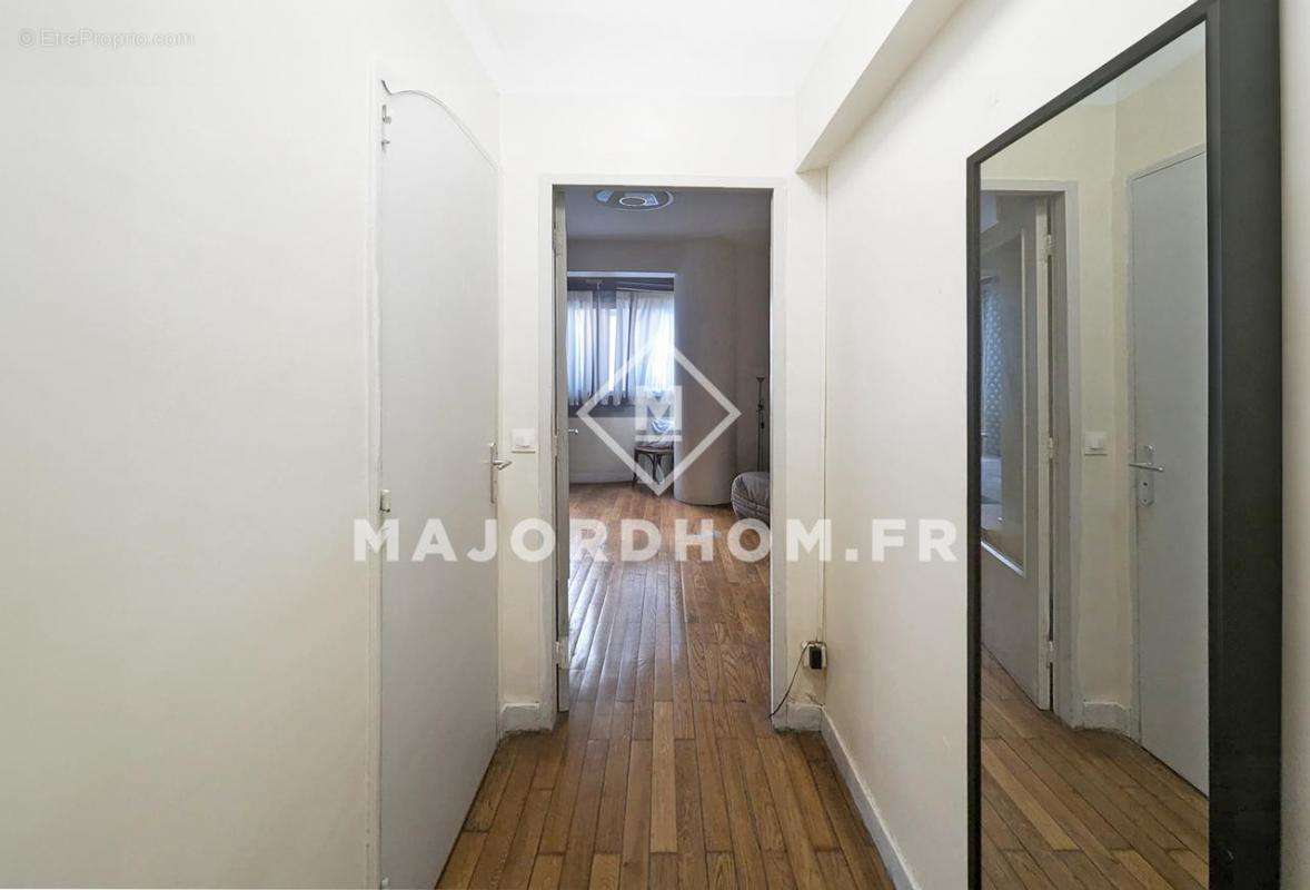 Appartement à MARSEILLE-1E