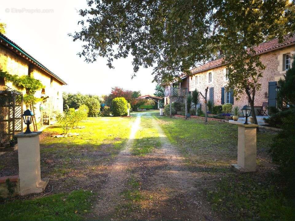 Maison à CAZAUBON