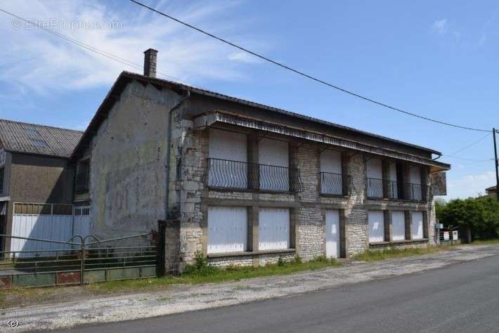 Maison à VERTEUIL-SUR-CHARENTE