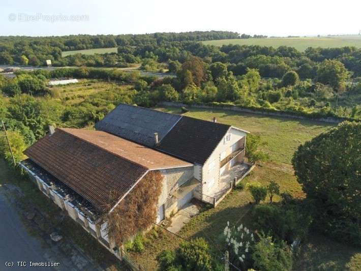 Maison à VERTEUIL-SUR-CHARENTE