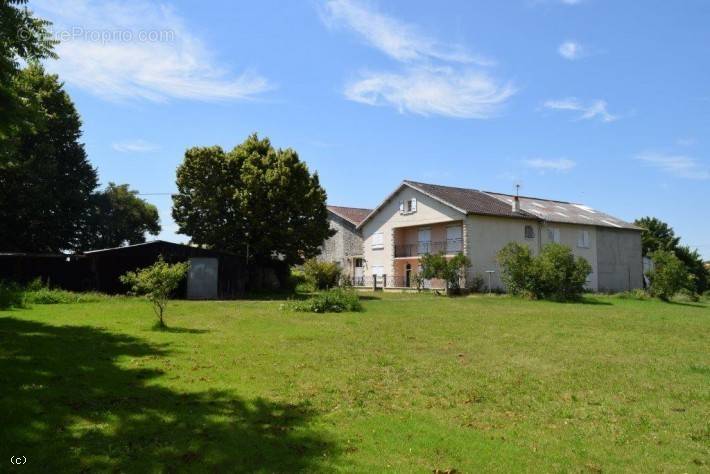 Maison à VERTEUIL-SUR-CHARENTE