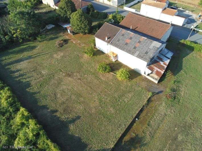 Maison à VERTEUIL-SUR-CHARENTE