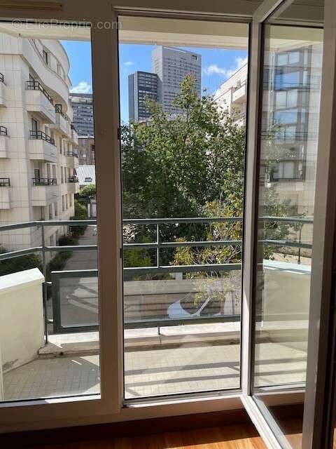 Appartement à COURBEVOIE