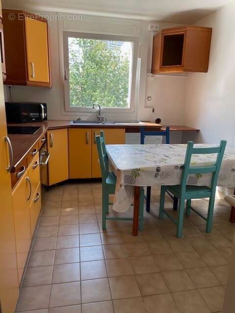 Appartement à COURBEVOIE