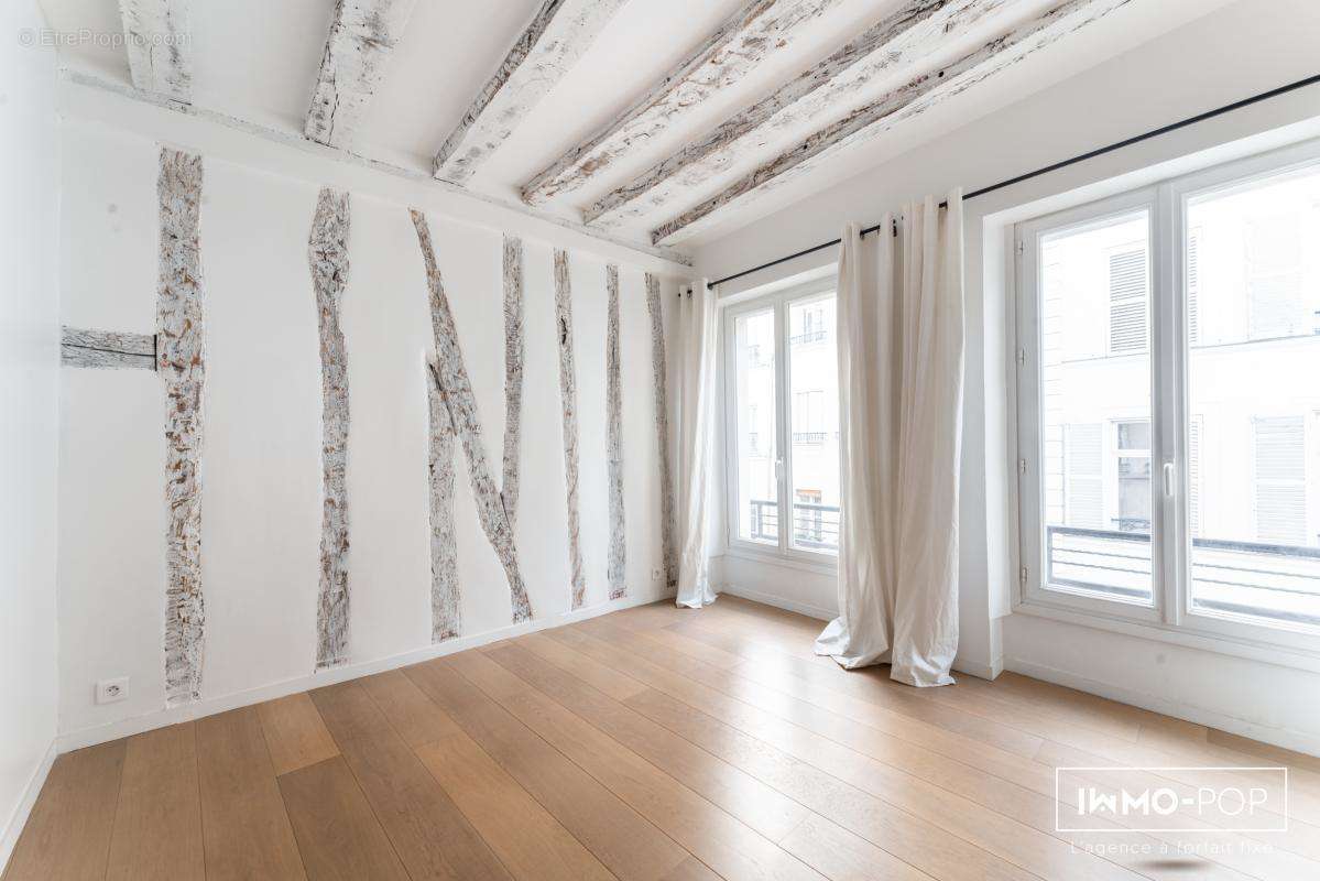 Appartement à PARIS-3E