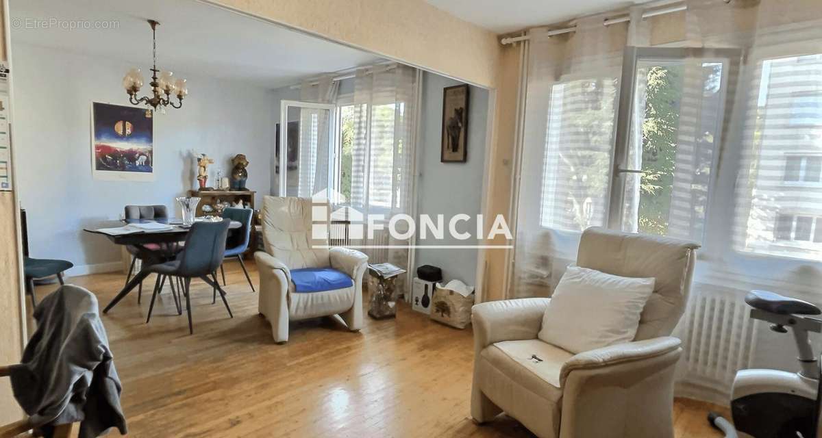 Appartement à UNIEUX