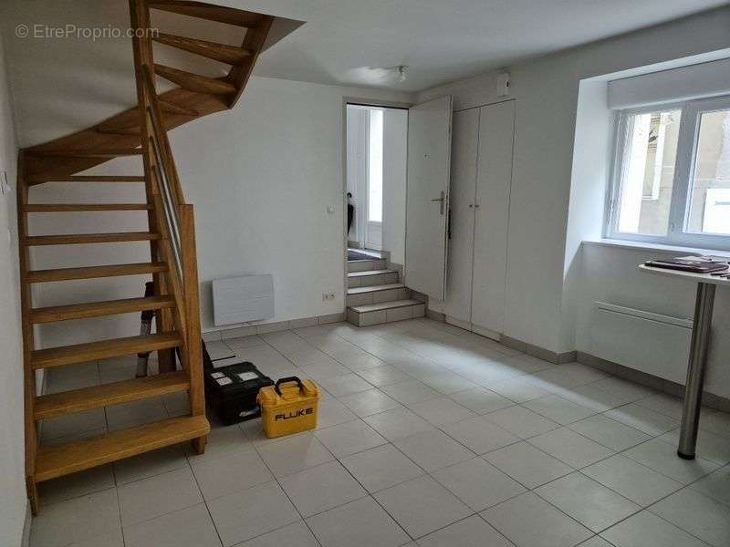 Appartement à POUANCE