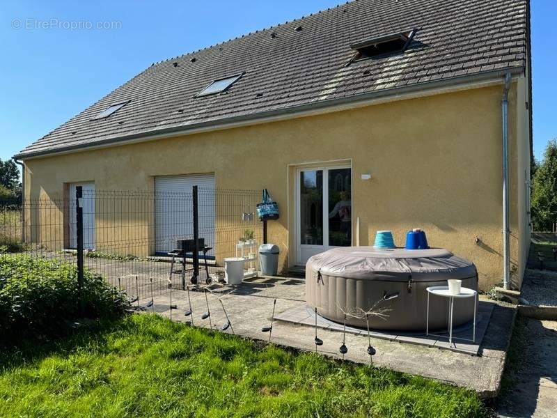 Appartement à SAINT-CALAIS-DU-DESERT