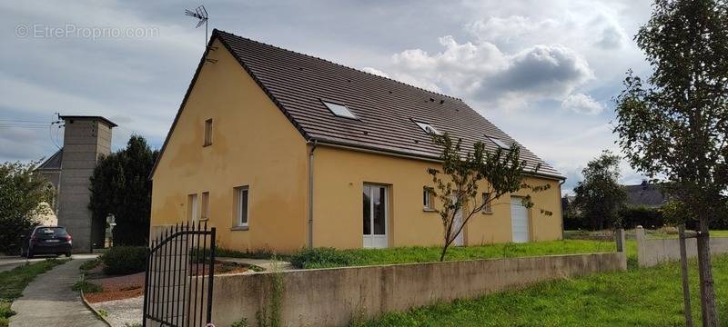 Appartement à SAINT-CALAIS-DU-DESERT