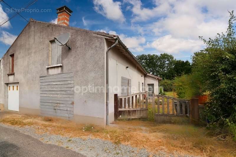 Maison à MAGNAC-LAVAL