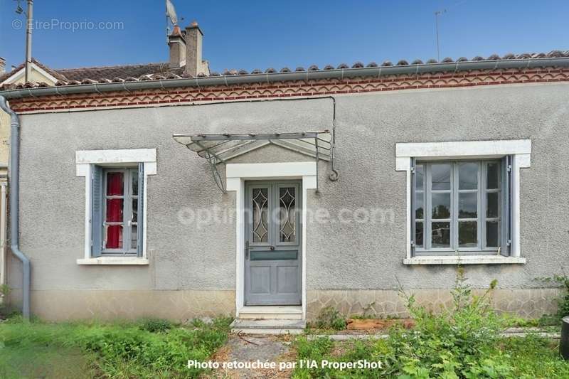 Maison à MAGNAC-LAVAL