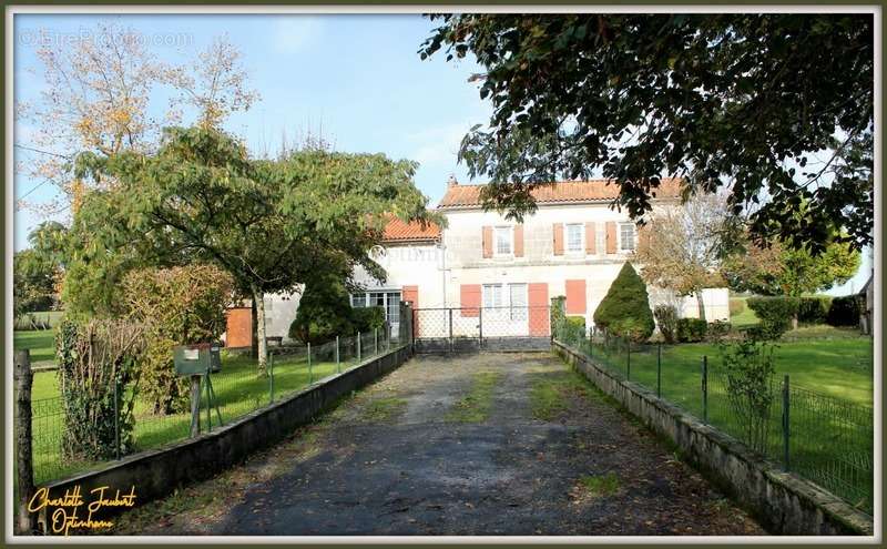 Maison à CHALAIS