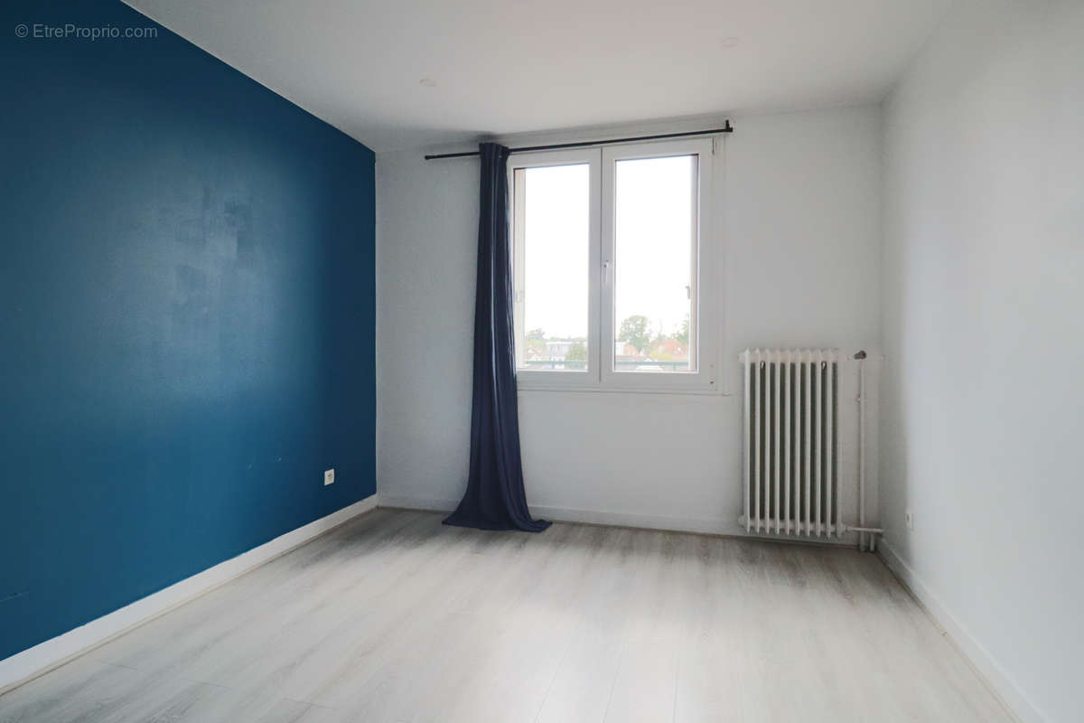 Appartement à LES PAVILLONS-SOUS-BOIS