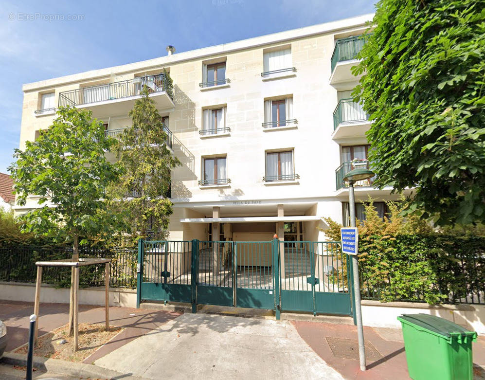 Appartement à LES PAVILLONS-SOUS-BOIS