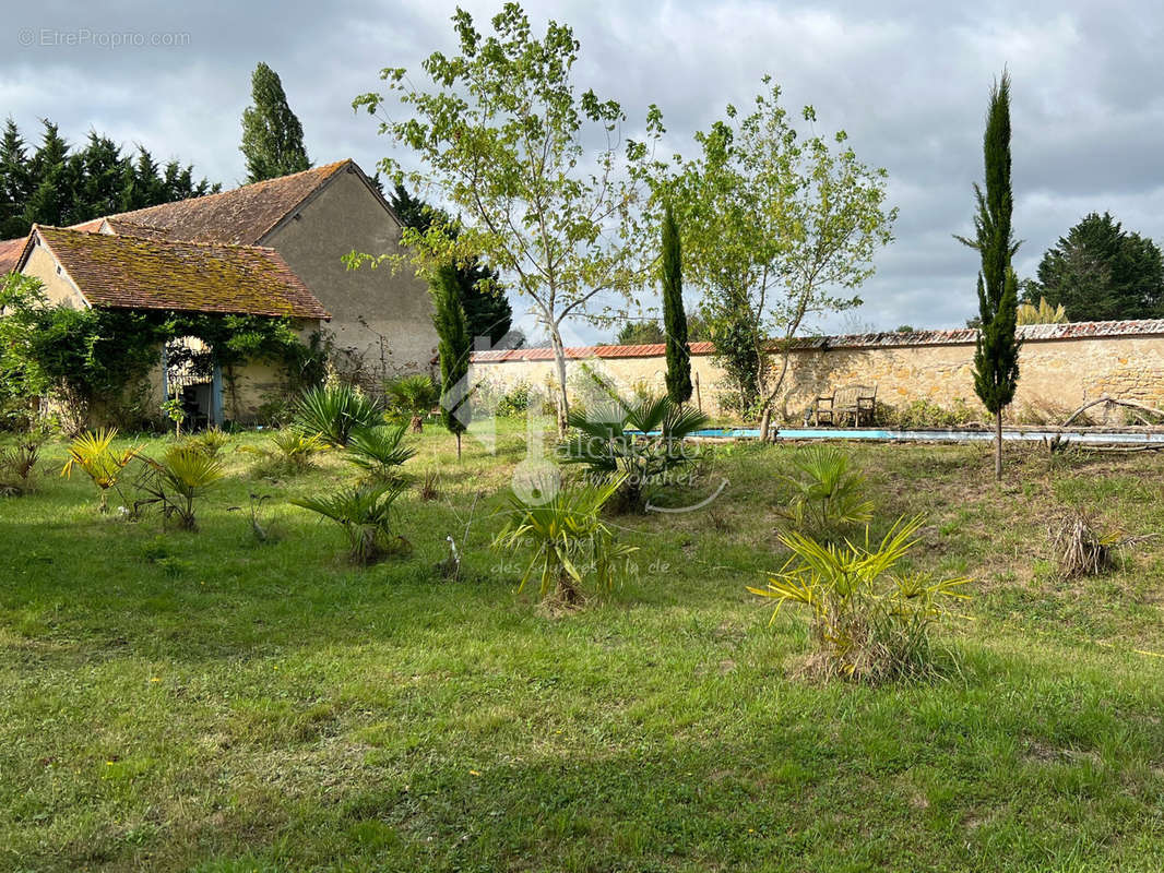 Maison à MORNAY-SUR-ALLIER