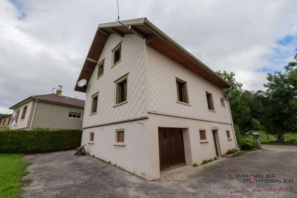 Maison à MOUTHE