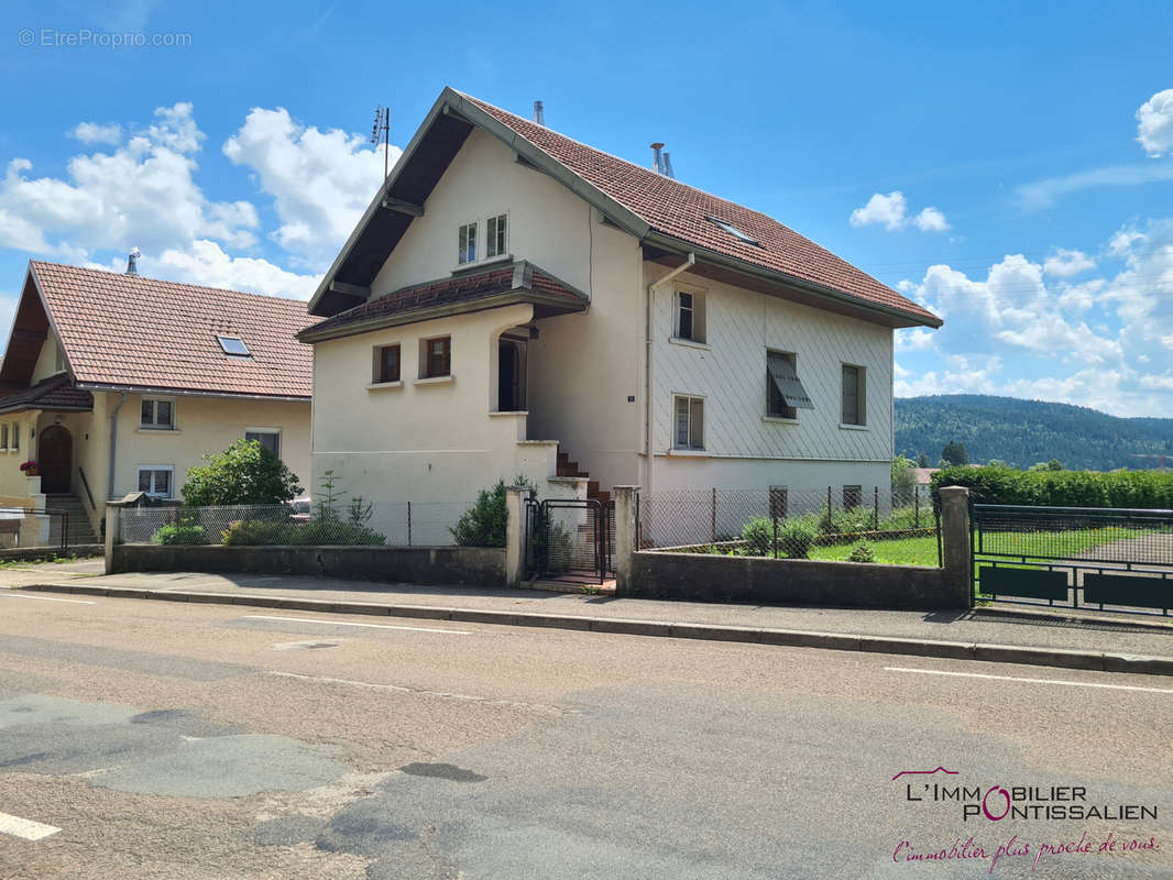 Maison à MOUTHE