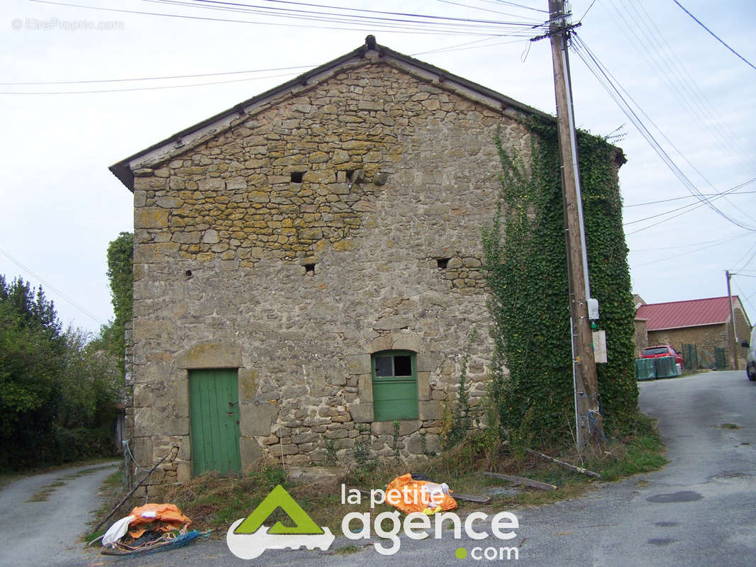 Maison à CHATEAUPONSAC