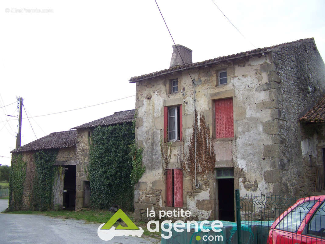 Maison à CHATEAUPONSAC