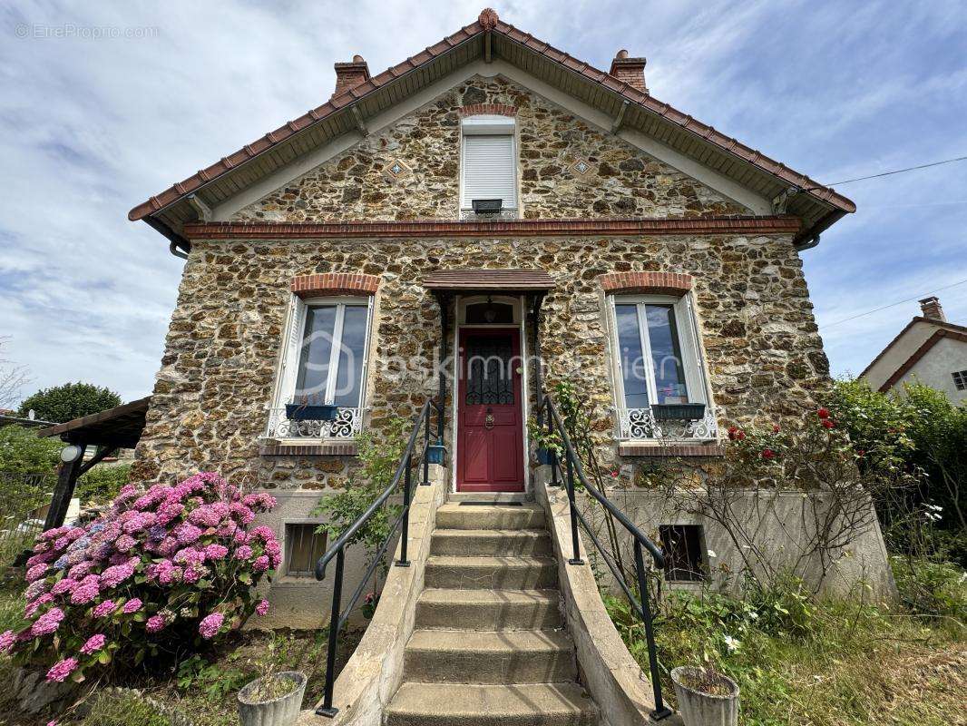 Maison à BALLANCOURT-SUR-ESSONNE