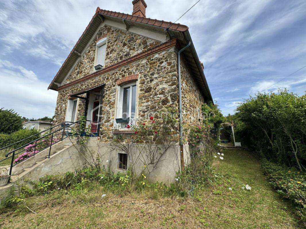 Maison à BALLANCOURT-SUR-ESSONNE