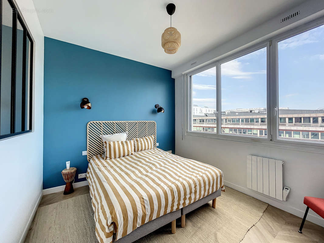 Appartement à COURBEVOIE