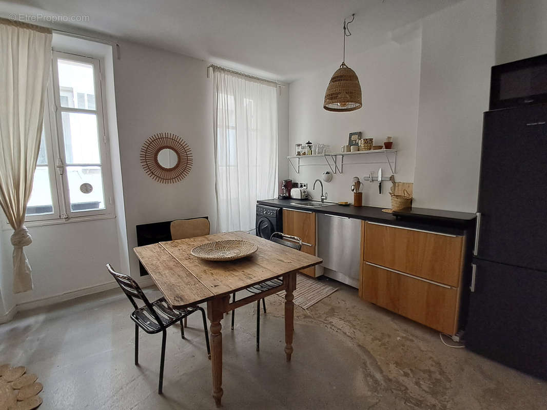 Appartement à MARSEILLE-1E