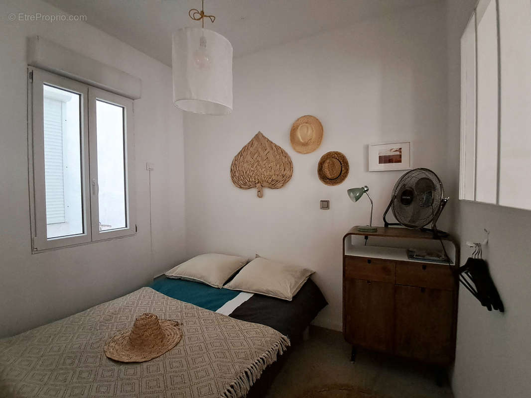 Appartement à MARSEILLE-1E