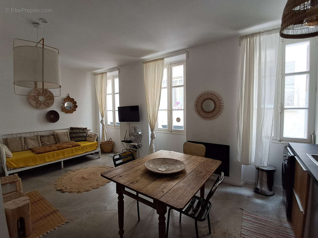 Appartement à MARSEILLE-1E