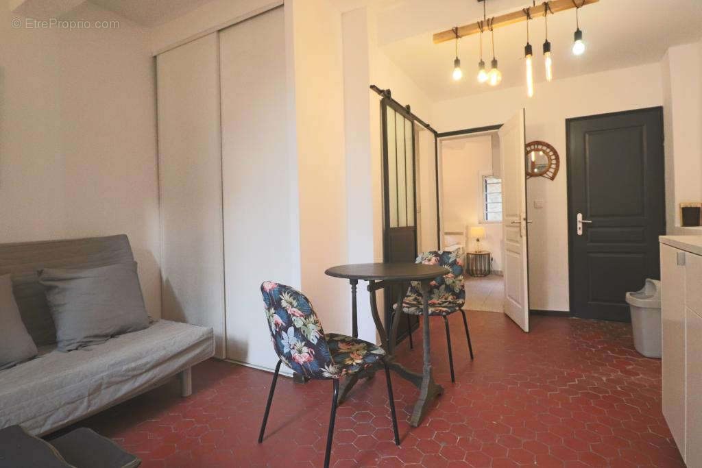 Appartement à MARSEILLE-2E