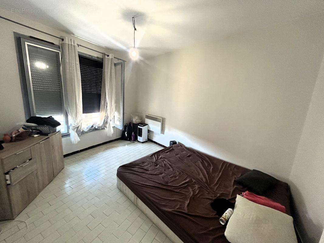 Appartement à MARSEILLE-1E