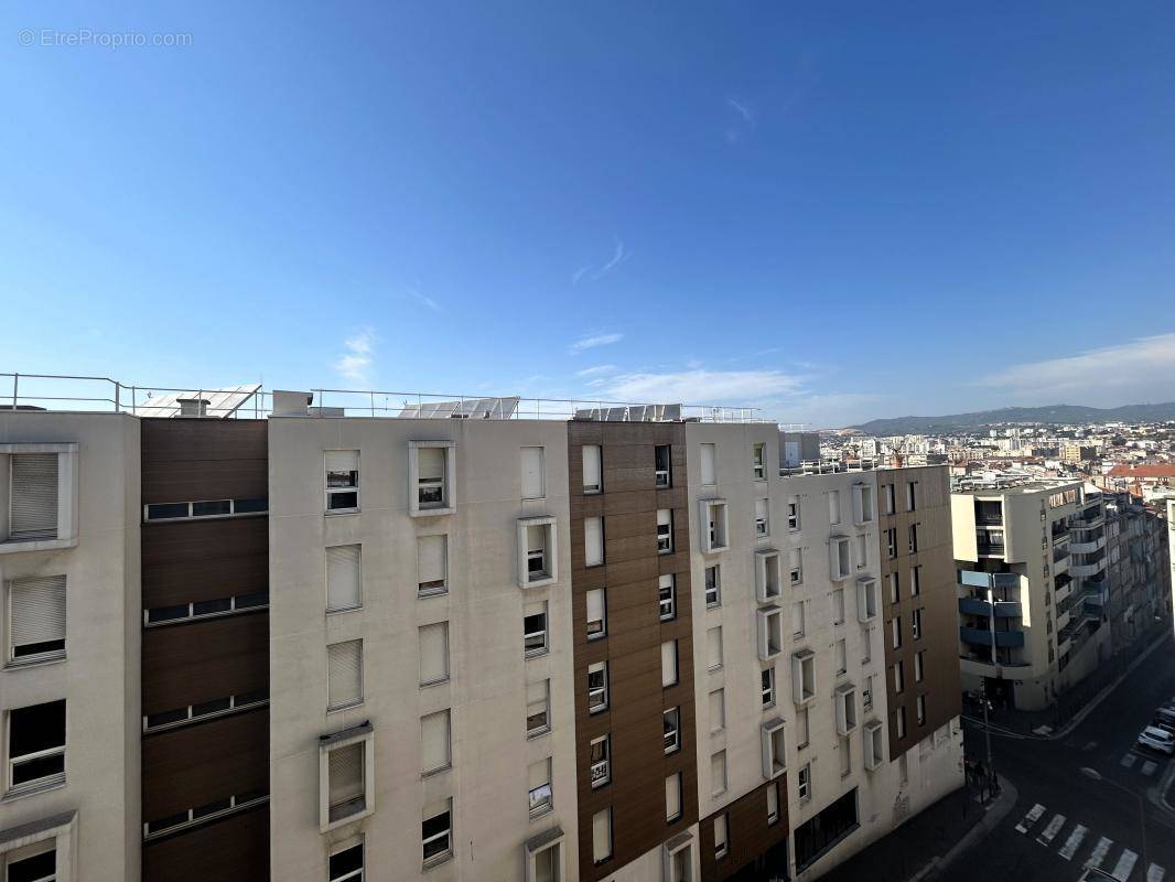 Appartement à MARSEILLE-1E