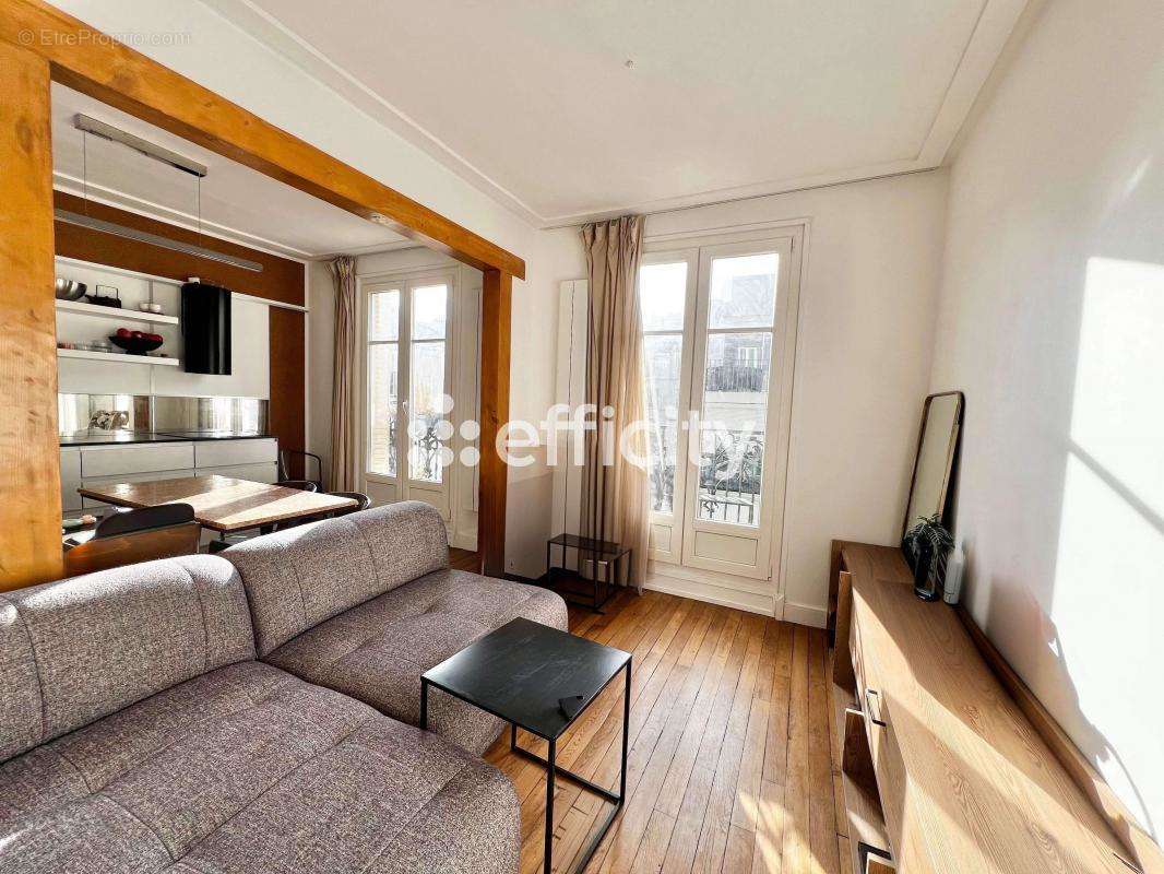 Appartement à PARIS-18E