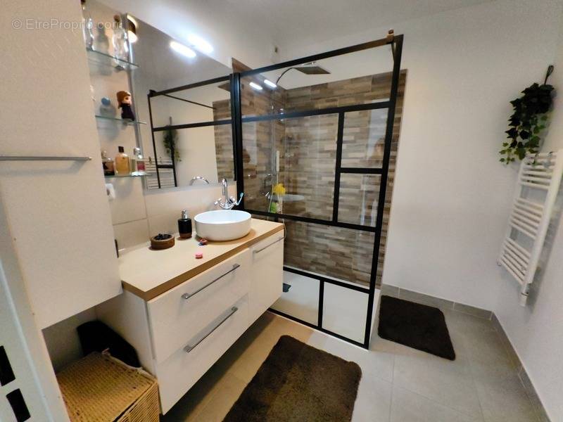 Appartement à MARSEILLE-11E