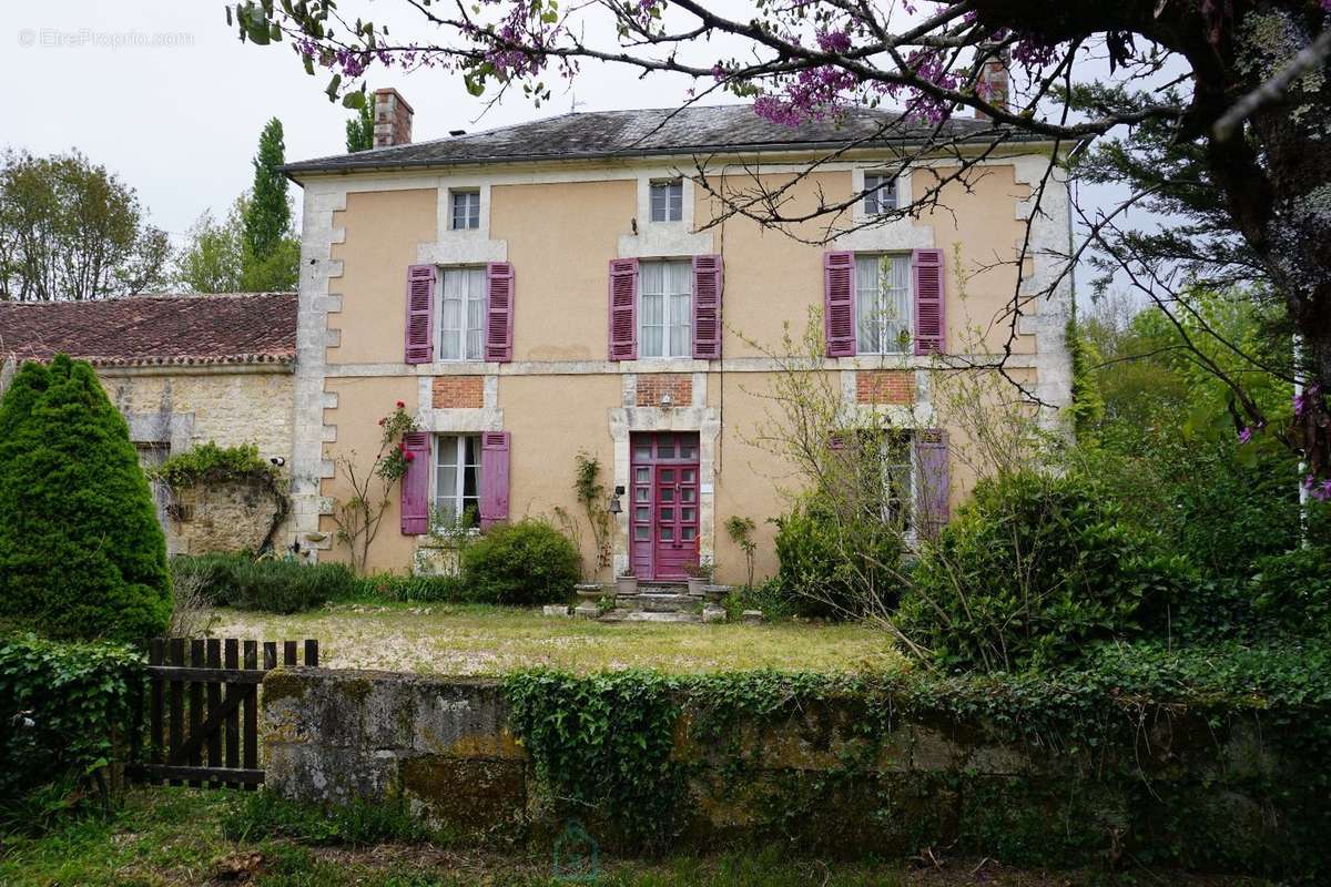 Maison à LA CHAPELLE-FAUCHER