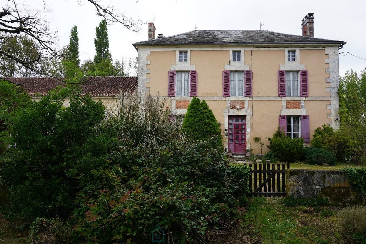 Maison à LA CHAPELLE-FAUCHER