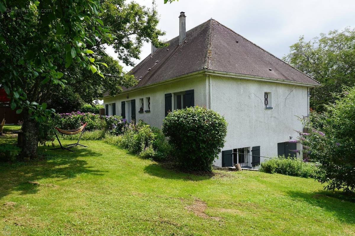 Maison à JUMILHAC-LE-GRAND