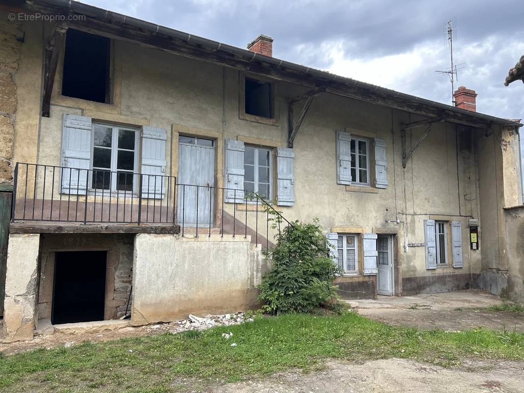 Maison à VARENNES-LES-MACON