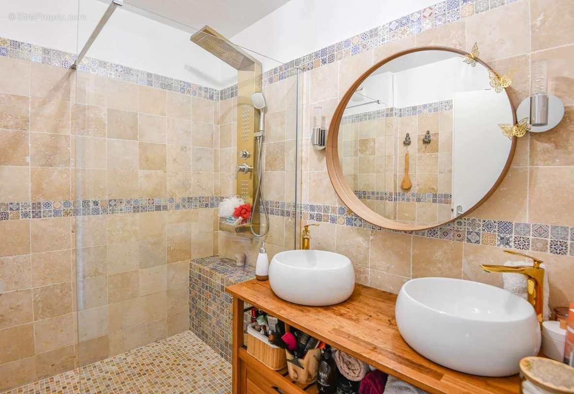 Appartement à MARSEILLE-9E